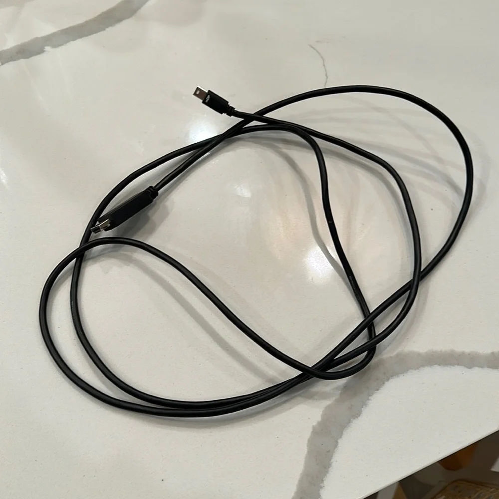 HDMI cable - Picture 1 of 4